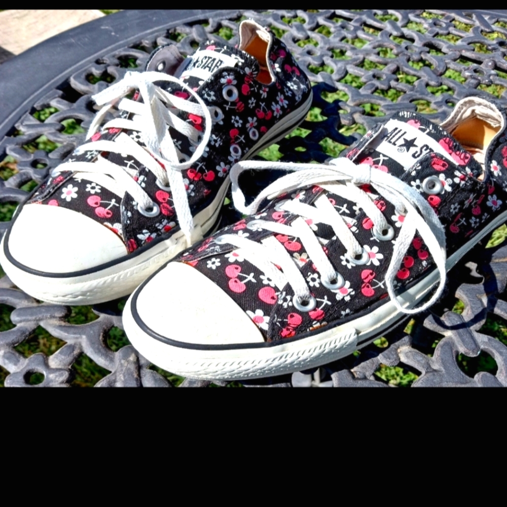 Converse super cute cherry design